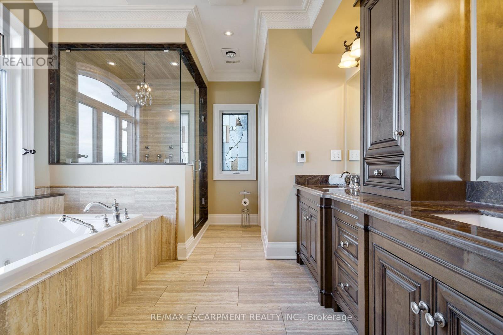 Photo 25 of 56 Aquamarine Drive, Hamilton ON