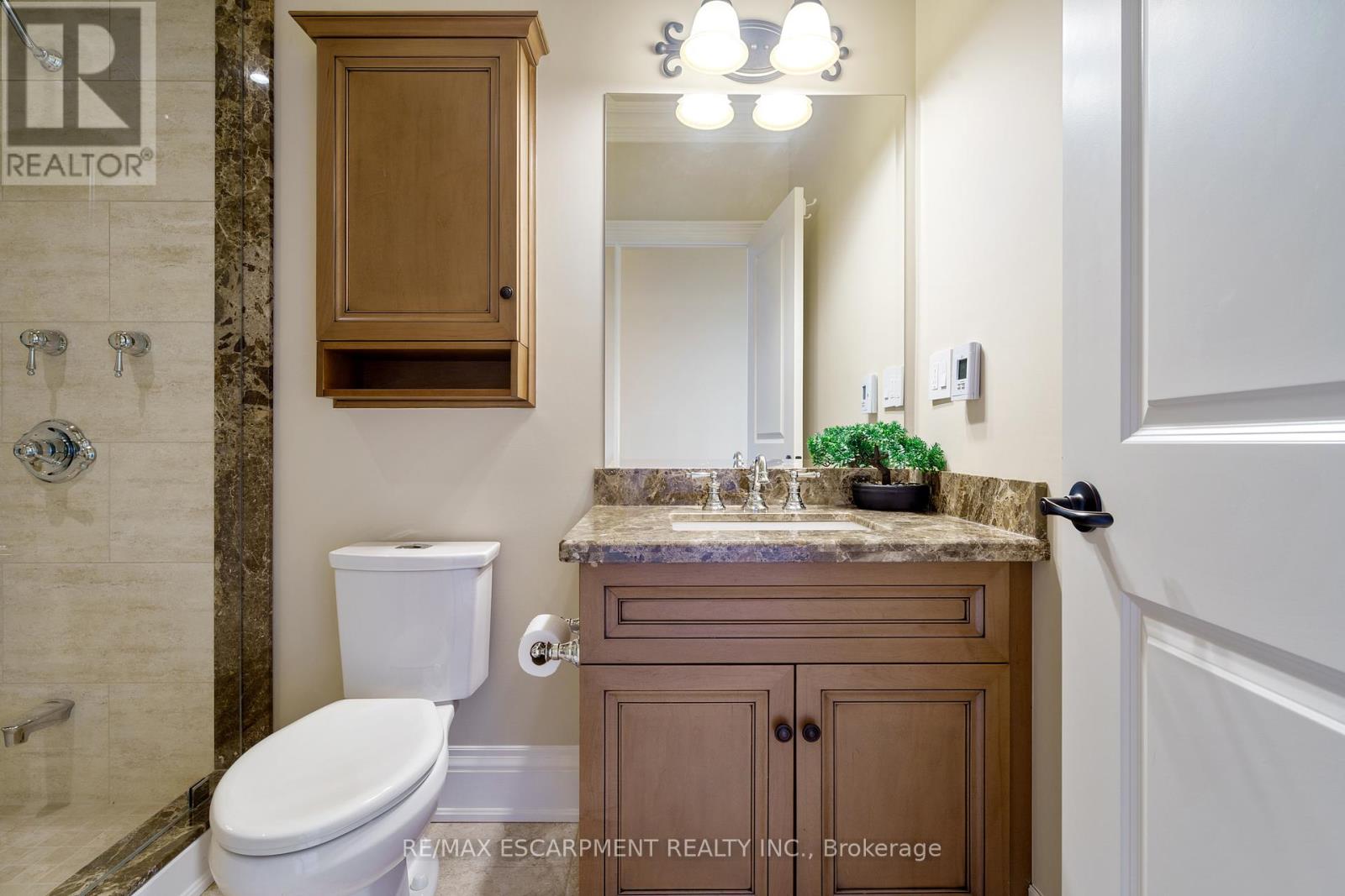 Photo 42 of 56 Aquamarine Drive, Hamilton ON
