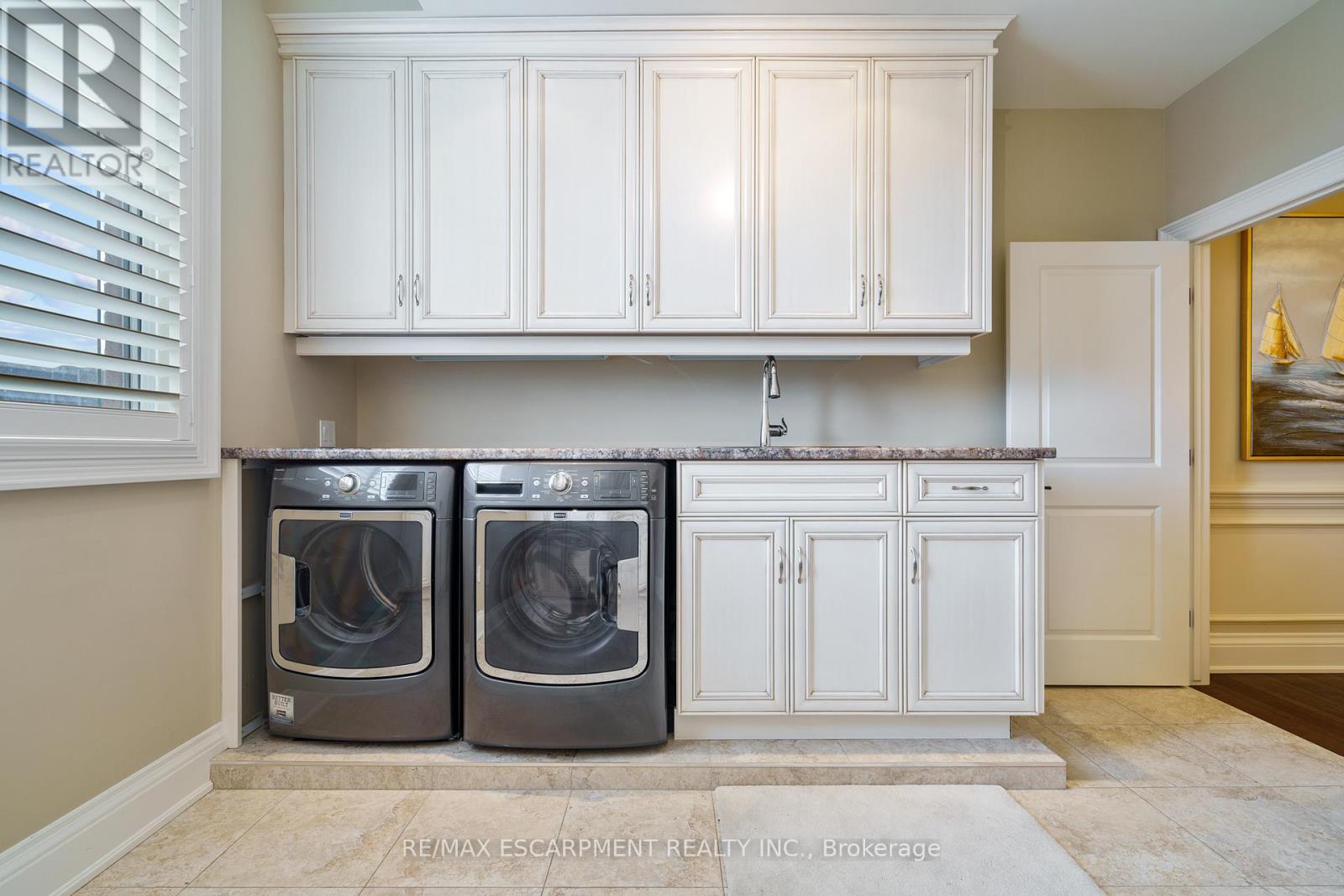 Photo 26 of 56 Aquamarine Drive, Hamilton ON
