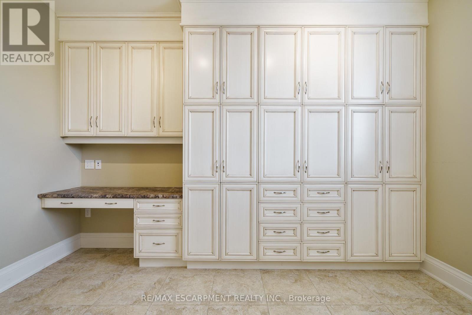Photo 5 of 56 Aquamarine Drive, Hamilton ON