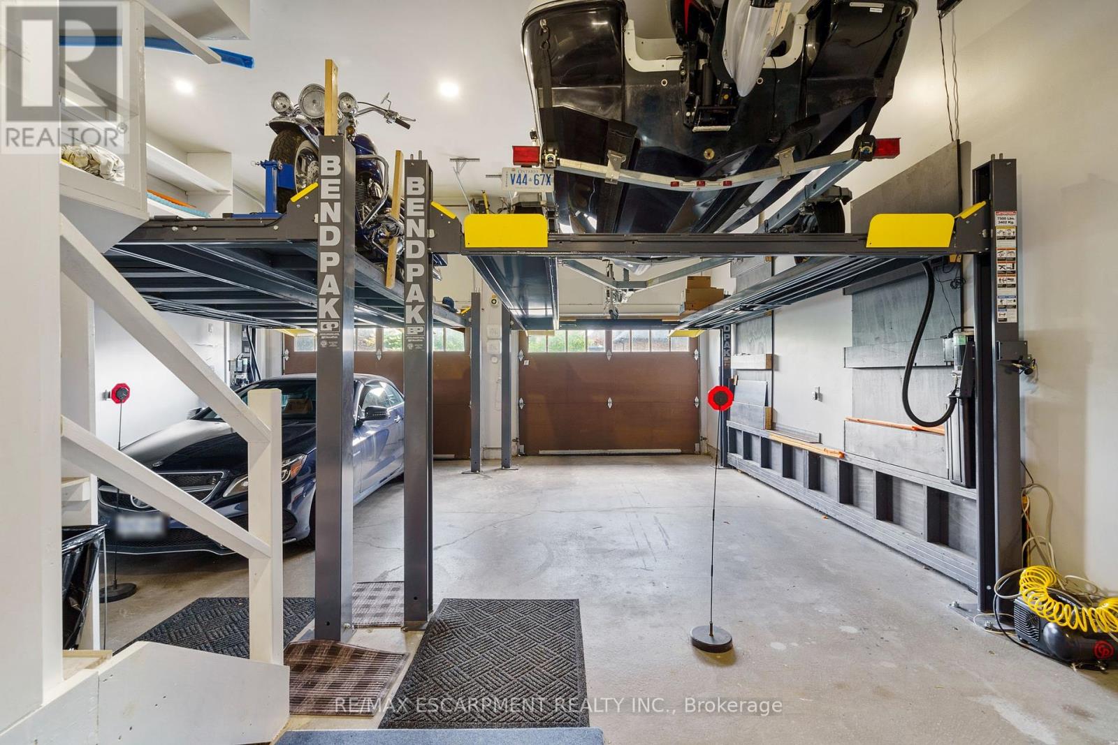 Photo 36 of 56 Aquamarine Drive, Hamilton ON