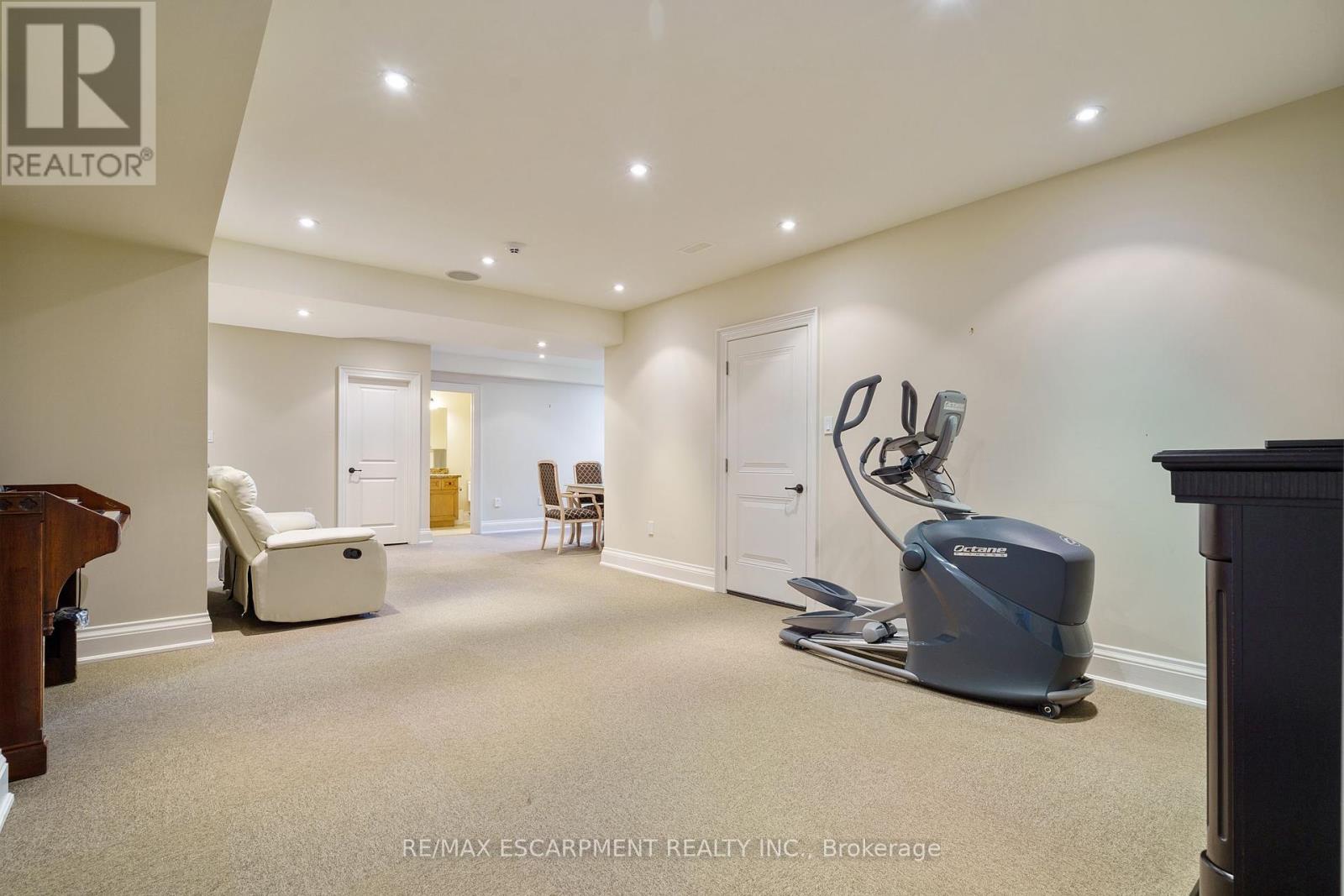 Photo 40 of 56 Aquamarine Drive, Hamilton ON