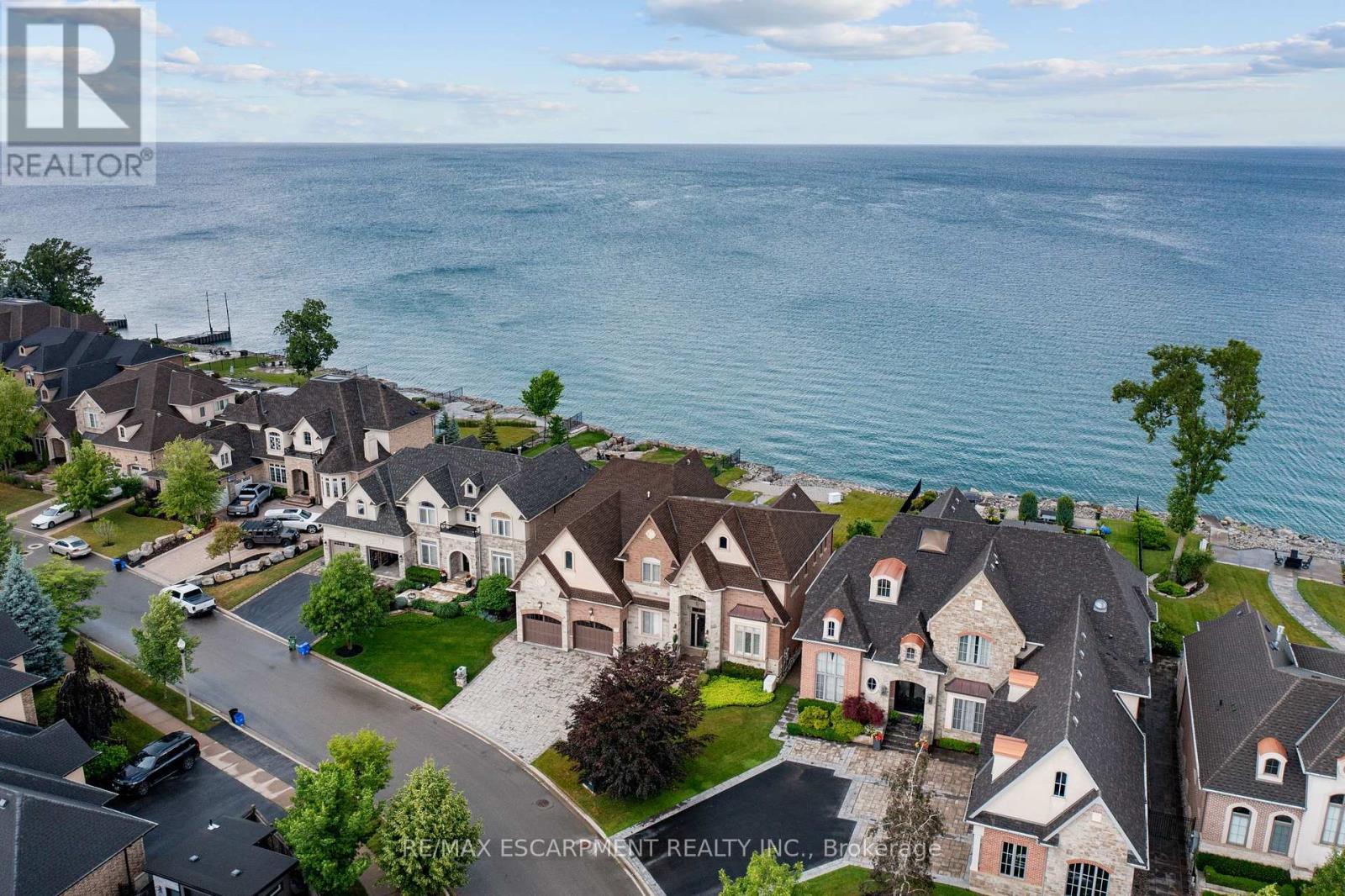Photo 6 of 56 Aquamarine Drive, Hamilton ON