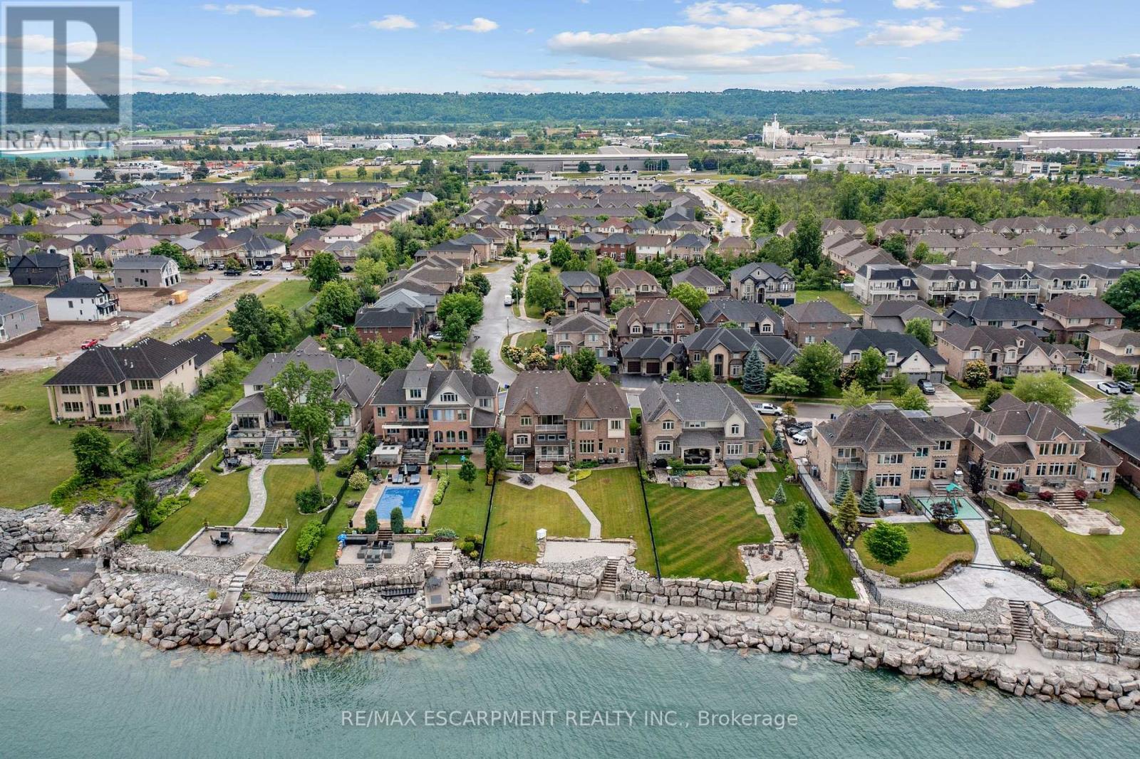 Photo 28 of 56 Aquamarine Drive, Hamilton ON