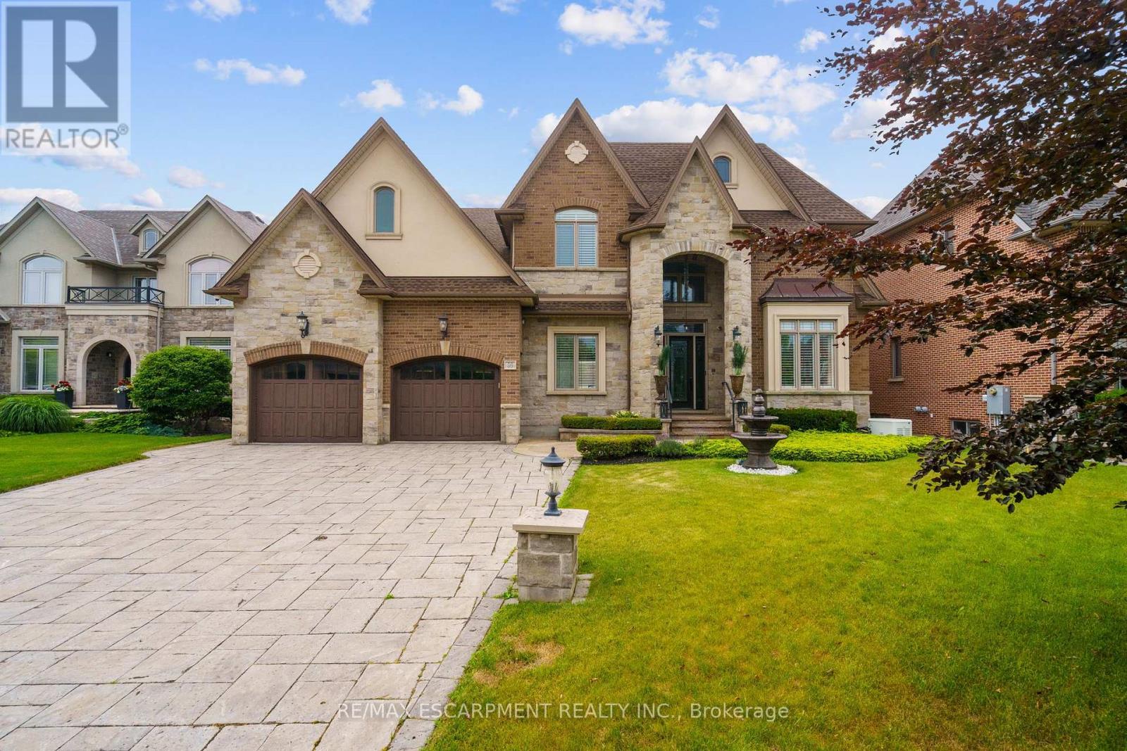 Photo 41 of 56 Aquamarine Drive, Hamilton ON