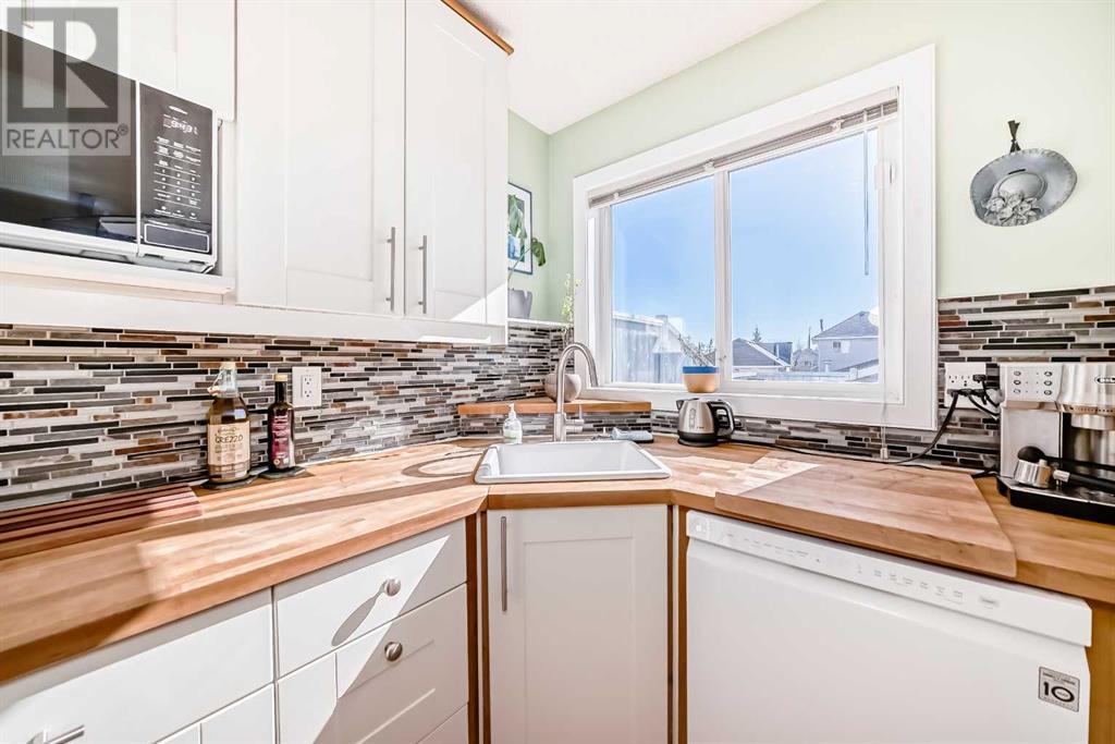 Single Family House for Sale in  Citadel Vista Close NW Citadel Calgary 