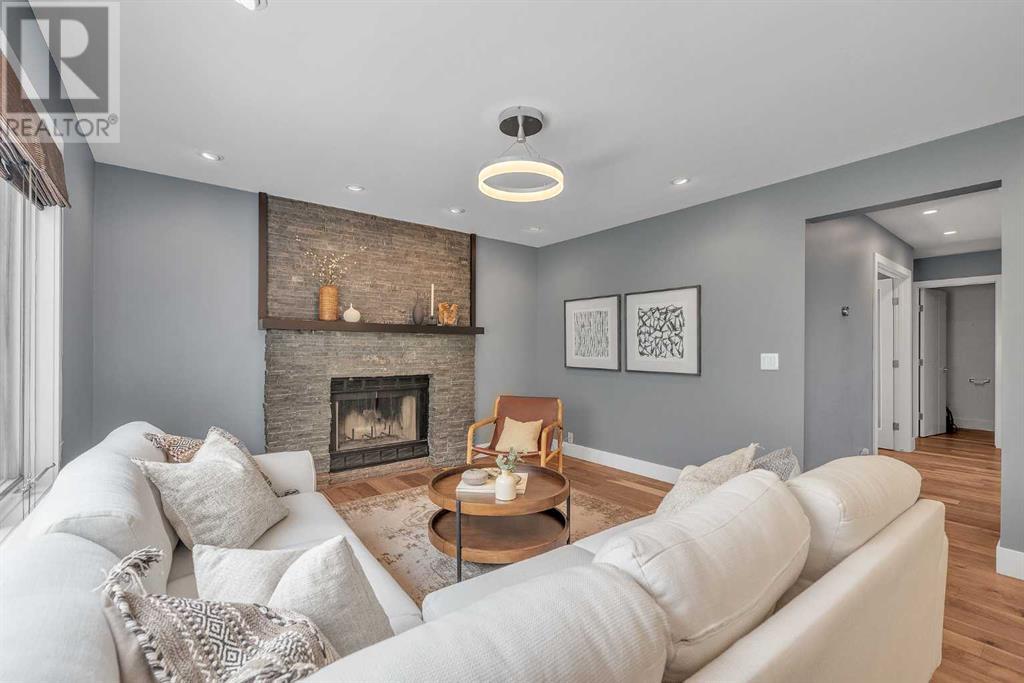 Single Family House for Sale in  Edgebrook Gardens NW Edgemont Calgary 