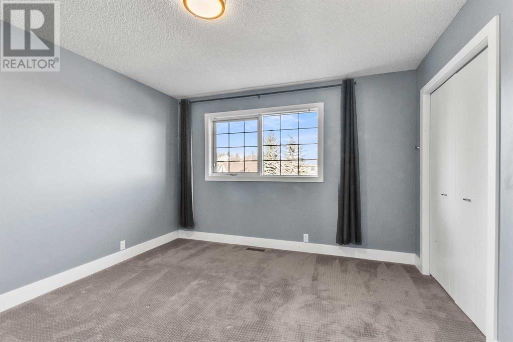 Single Family House for Sale in  Edgebrook Gardens NW Edgemont Calgary 