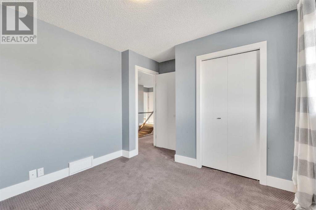 Single Family House for Sale in  Edgebrook Gardens NW Edgemont Calgary 