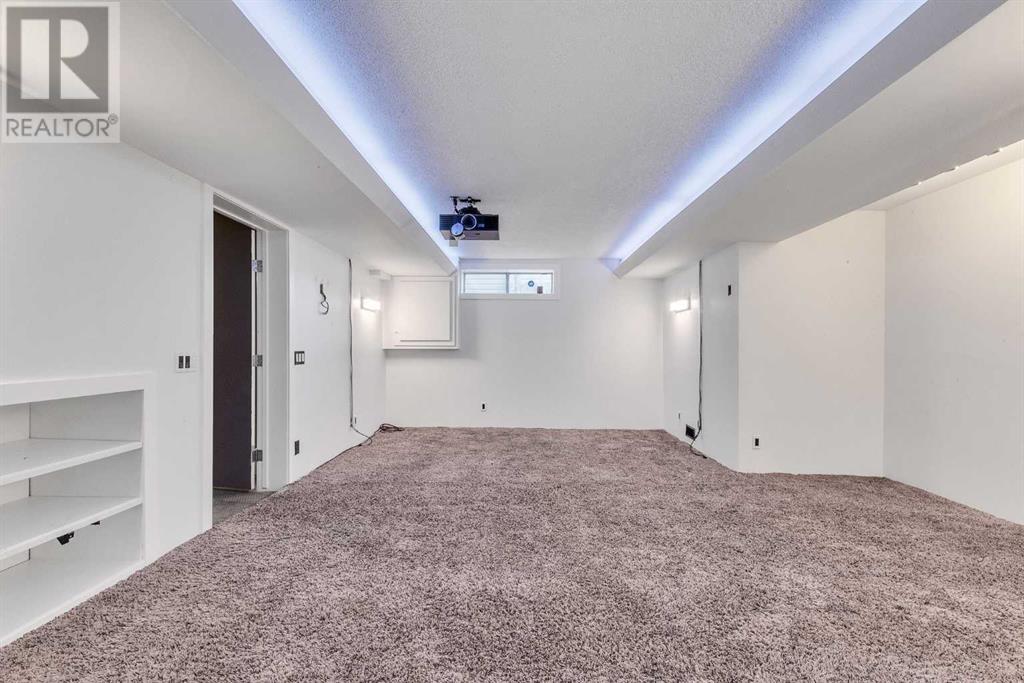 Single Family House for Sale in  Edgebrook Gardens NW Edgemont Calgary 