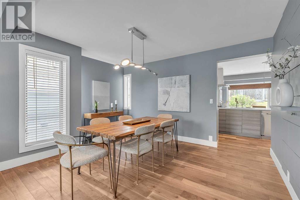 Single Family House for Sale in  Edgebrook Gardens NW Edgemont Calgary 