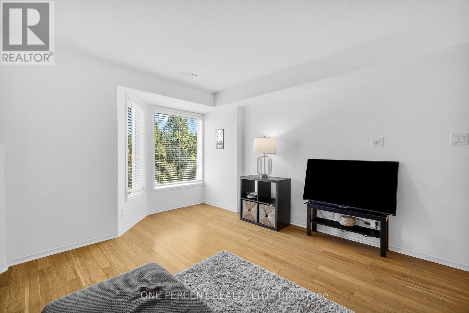 Photo 35 of 3 250 Cresthaven Drive, Ottawa ON