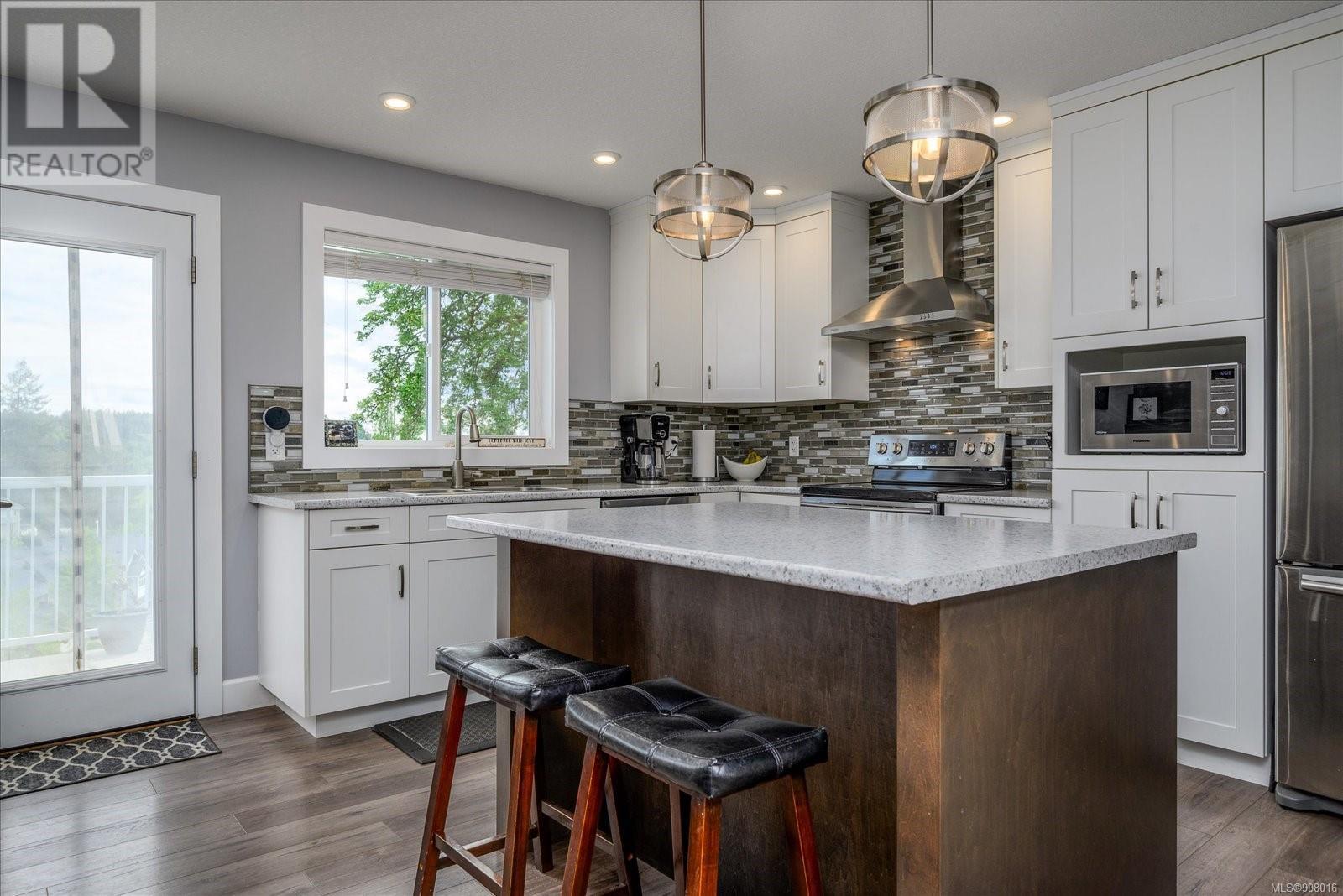 Photo 8 of 2364 Extension Rd, Nanaimo BC