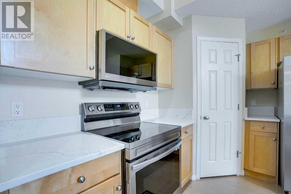 Single Family House for Sale in    Avenue SW Altadore Calgary 