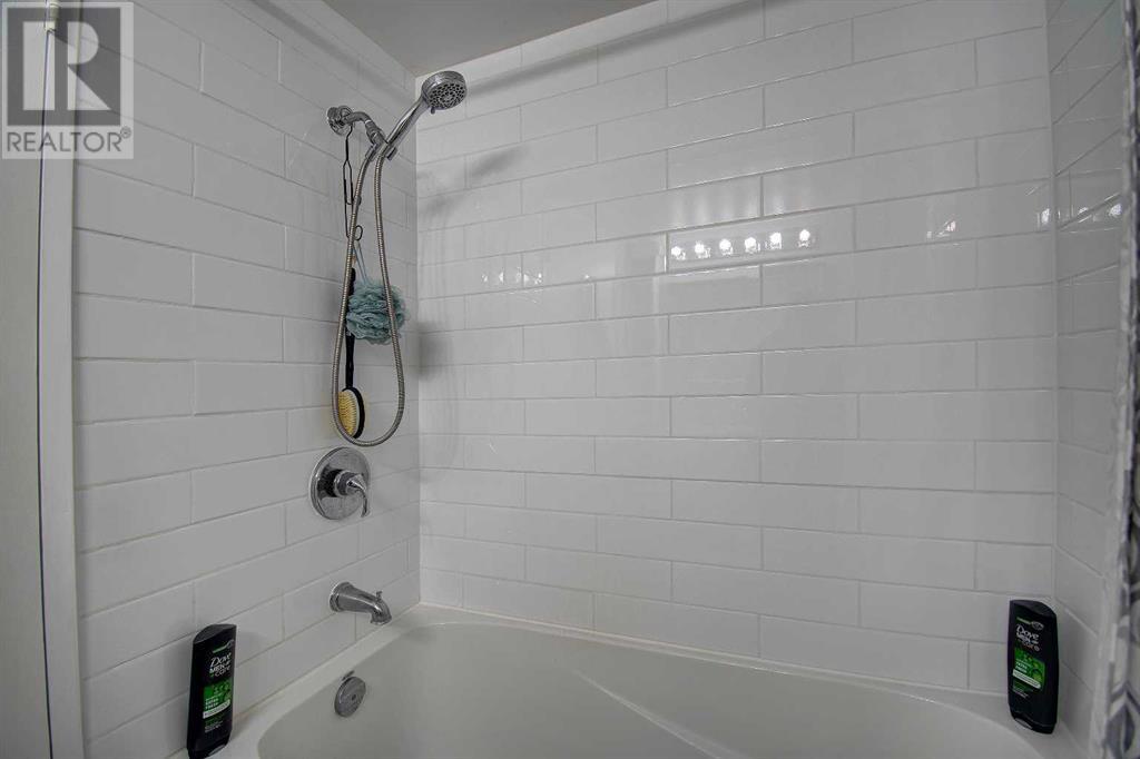 Single Family House for Sale in    Avenue SW Haysboro Calgary 