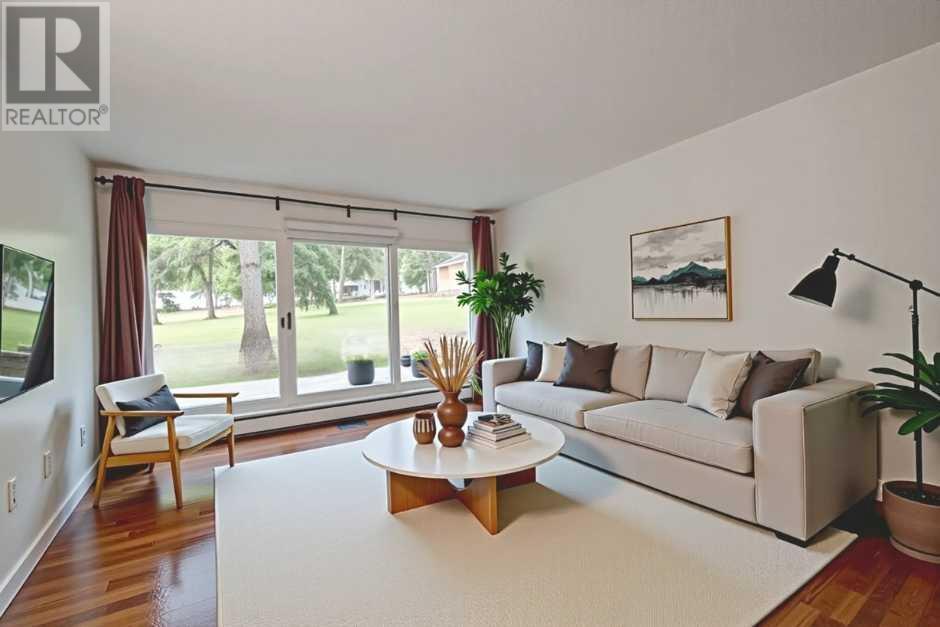 Single Family House for Sale in    Avenue SW Haysboro Calgary 