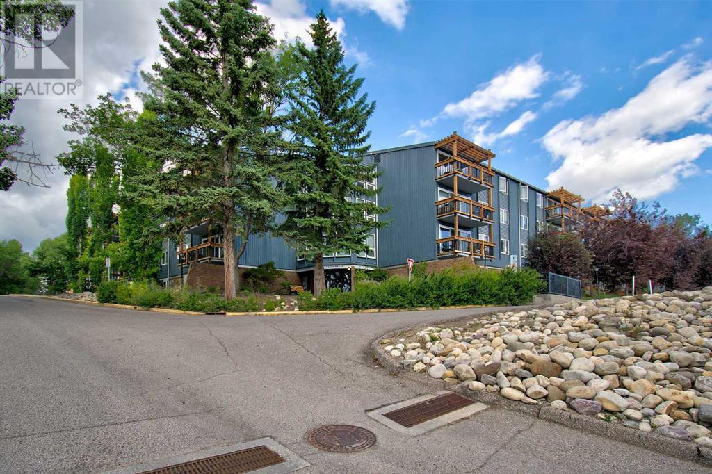 Single Family House for Sale in    Avenue SW Haysboro Calgary 