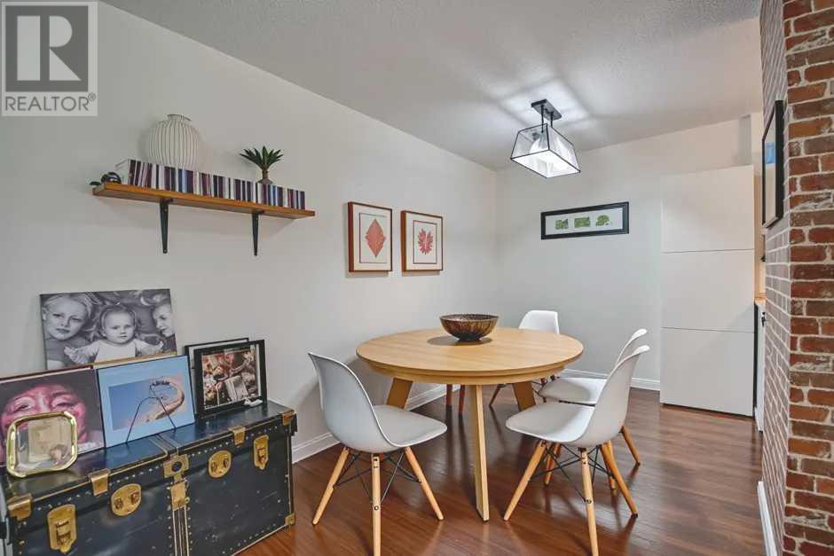 Single Family House for Sale in    Avenue SW Haysboro Calgary 