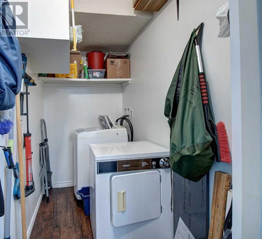 Single Family House for Sale in    Avenue SW Haysboro Calgary 
