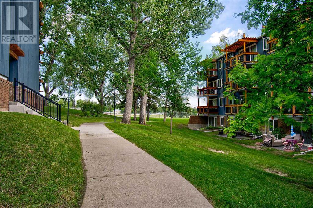Single Family House for Sale in    Avenue SW Haysboro Calgary 