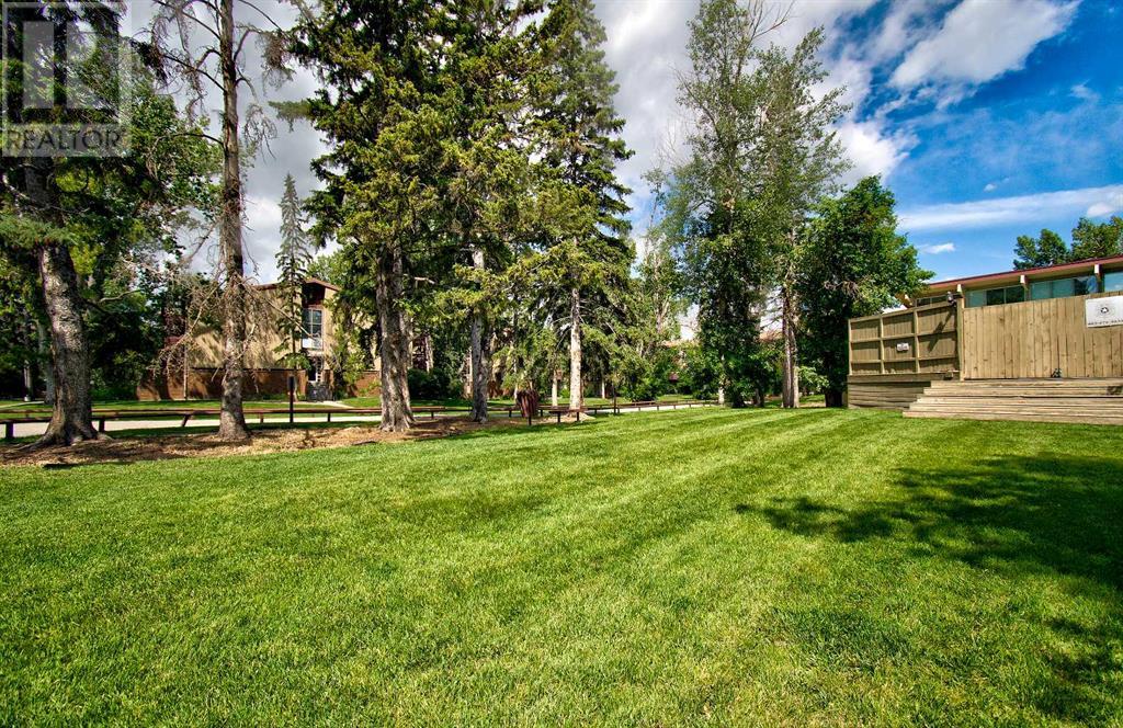 Single Family House for Sale in    Avenue SW Haysboro Calgary 