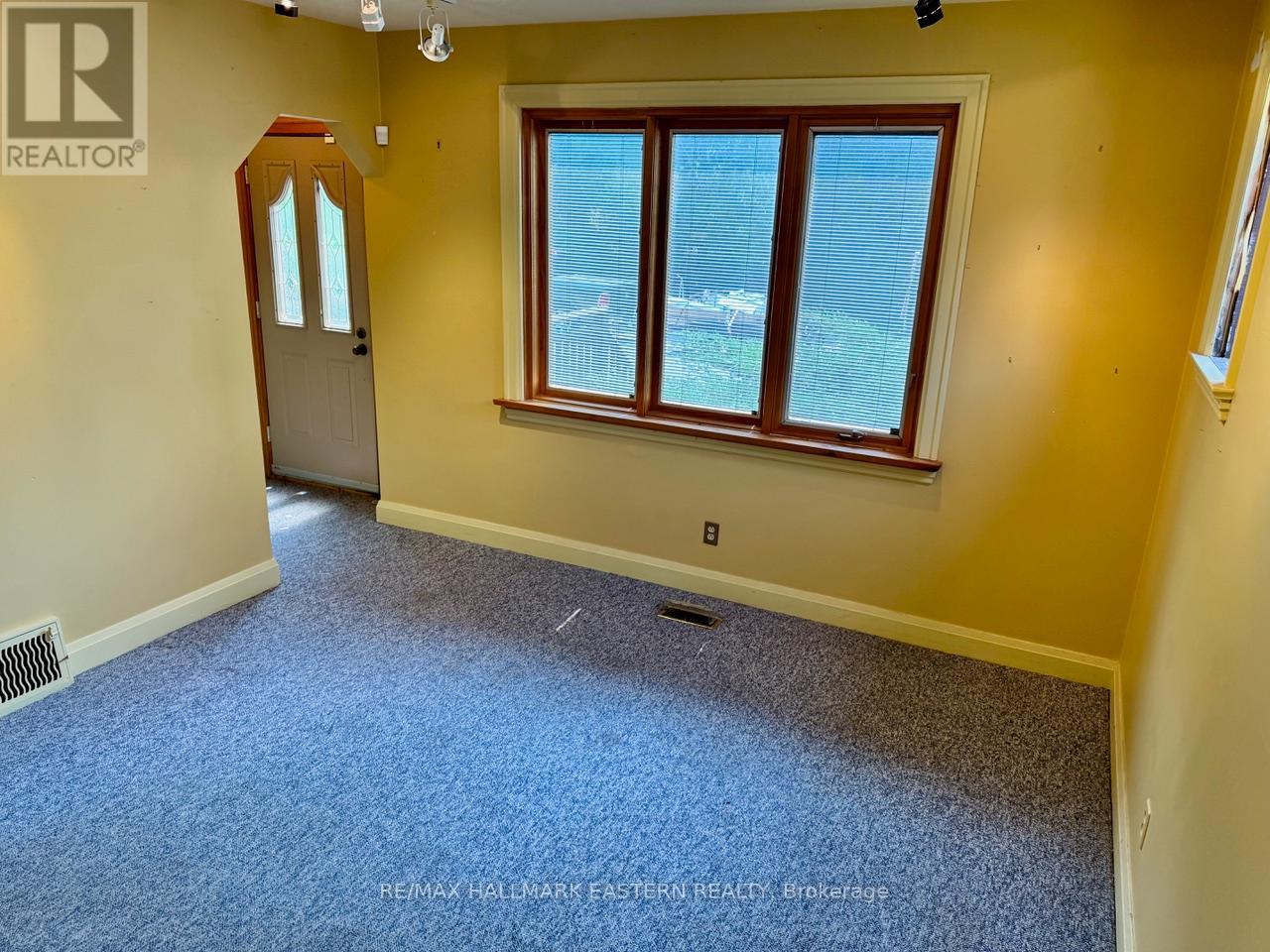 Photo 10 of 232 Munroe Avenue, Peterborough ON