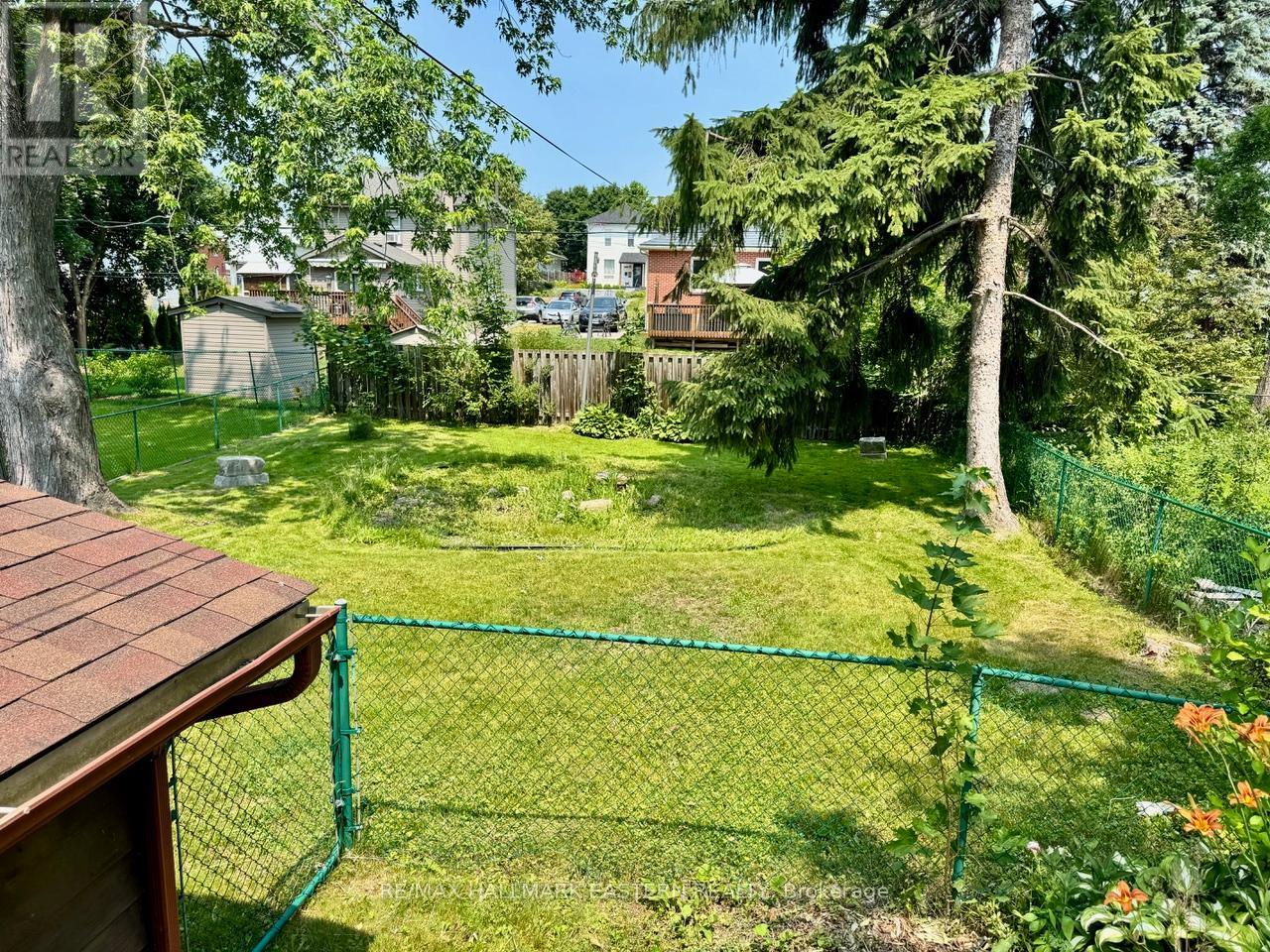 Photo 3 of 232 Munroe Avenue, Peterborough ON