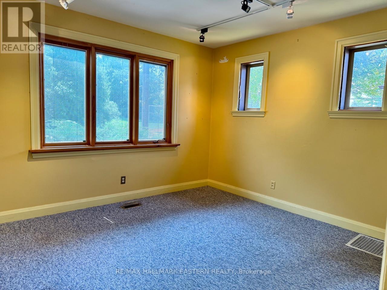 Photo 9 of 232 Munroe Avenue, Peterborough ON
