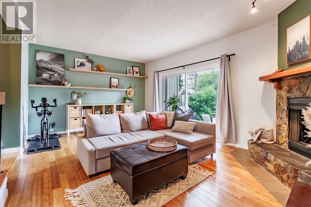 Single Family House 4 Level for Sale in  Glamis Terrace SW Glamorgan Calgary 