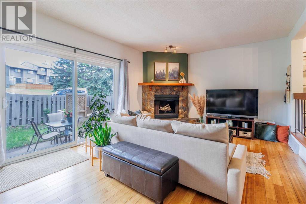 Single Family House 4 Level for Sale in  Glamis Terrace SW Glamorgan Calgary 