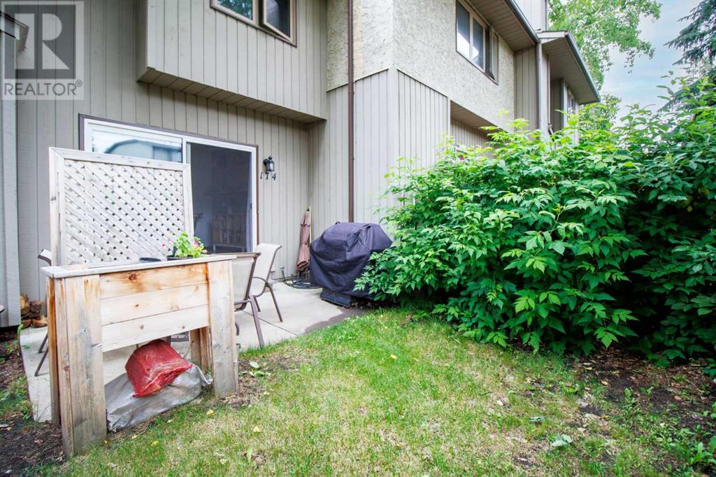 Single Family House 4 Level for Sale in  Glamis Terrace SW Glamorgan Calgary 