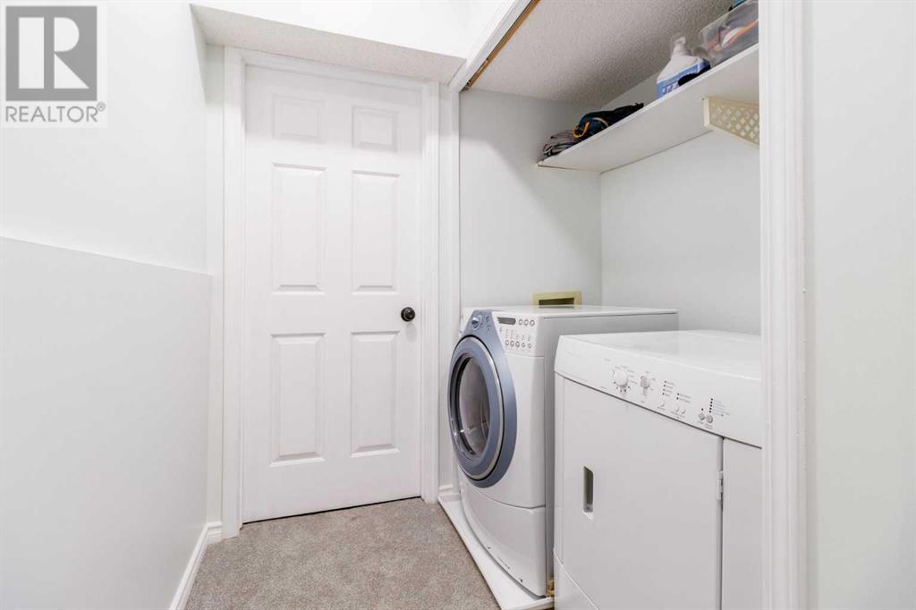 Single Family House 4 Level for Sale in  Glamis Terrace SW Glamorgan Calgary 