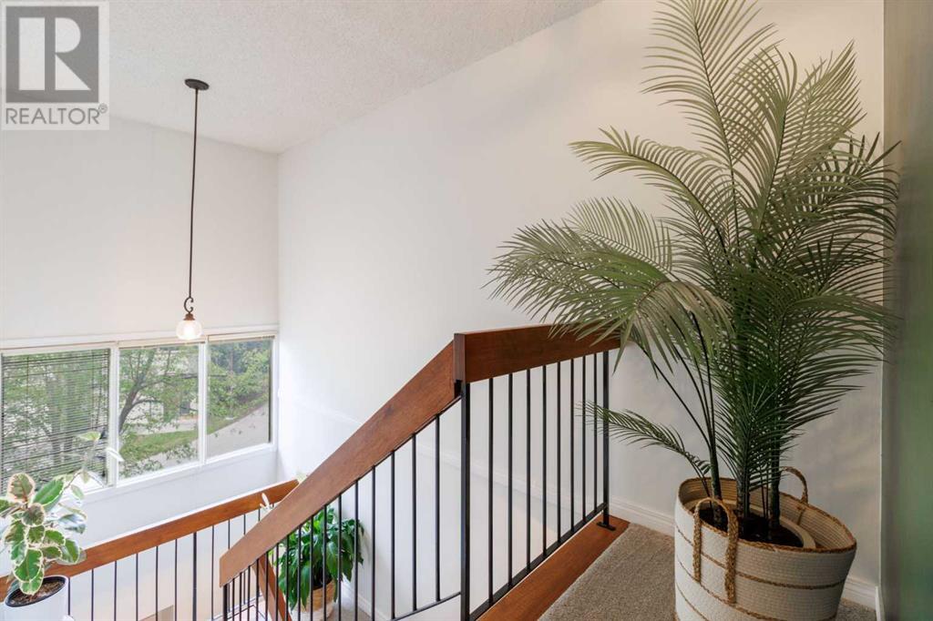 Single Family House 4 Level for Sale in  Glamis Terrace SW Glamorgan Calgary 