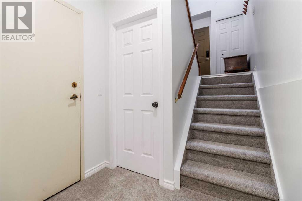 Single Family House 4 Level for Sale in  Glamis Terrace SW Glamorgan Calgary 