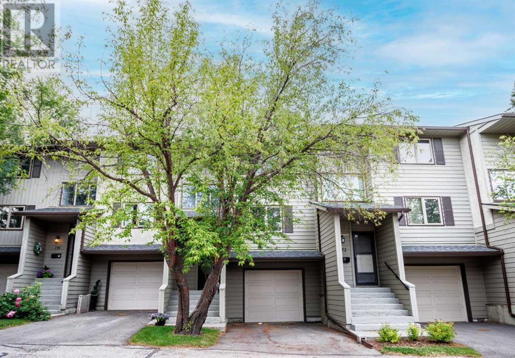 Single Family House 4 Level for Sale in  Glamis Terrace SW Glamorgan Calgary 