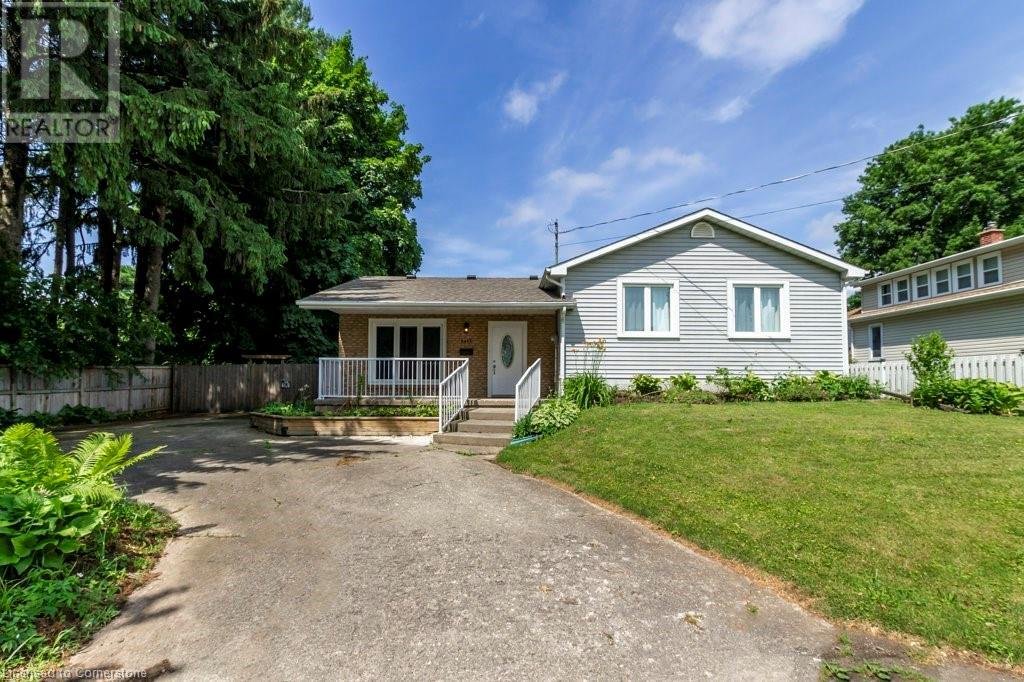 Photo 2 of 6413 Franklin Avenue, Niagara Falls ON