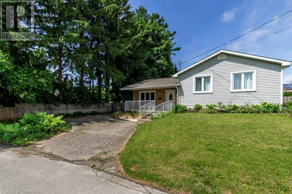 Photo 3 of 6413 Franklin Avenue, Niagara Falls ON