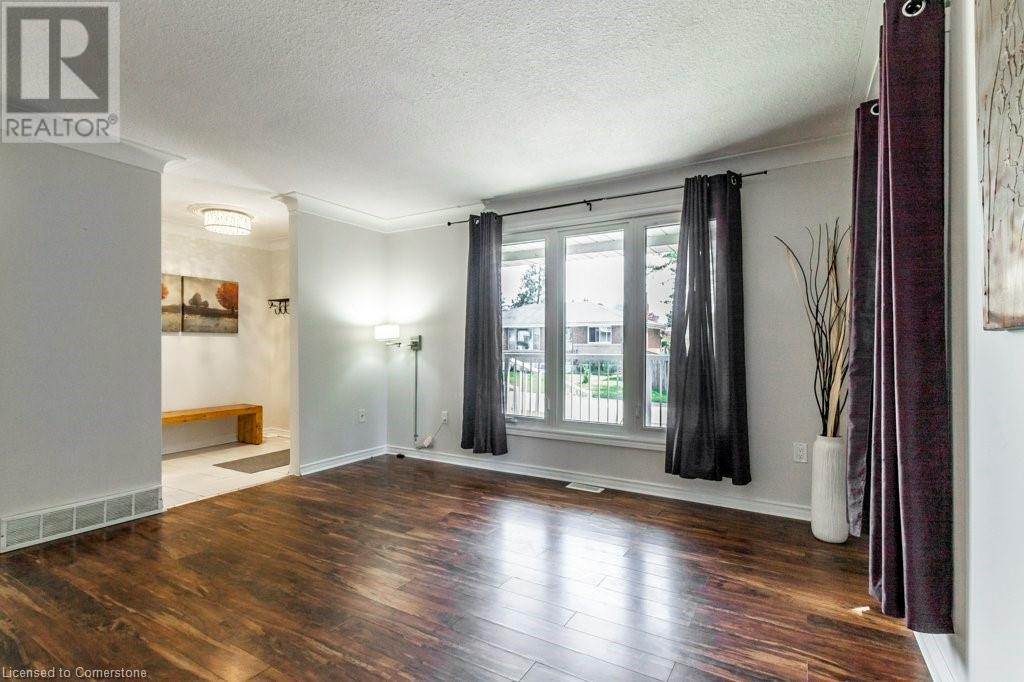 Photo 9 of 6413 Franklin Avenue, Niagara Falls ON