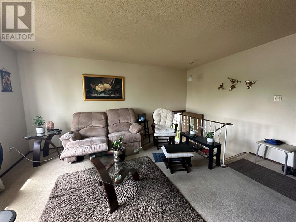 Multi-family House for Sale in  Huntsville Crescent NW Huntington Hills Calgary 