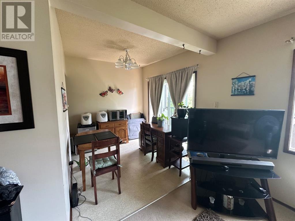 Multi-family House for Sale in  Huntsville Crescent NW Huntington Hills Calgary 