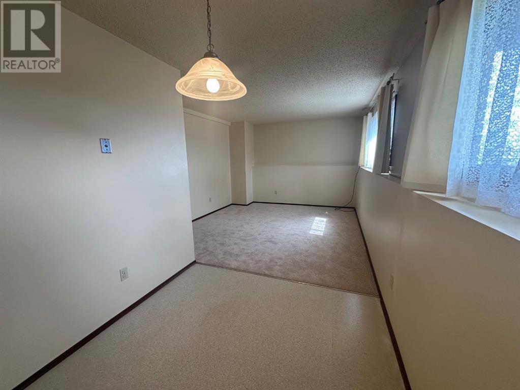 Multi-family House for Sale in  Huntsville Crescent NW Huntington Hills Calgary 