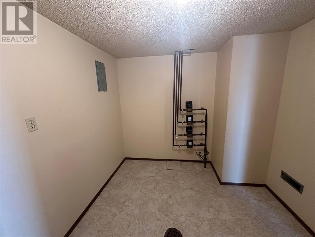 Multi-family House for Sale in  Huntsville Crescent NW Huntington Hills Calgary 