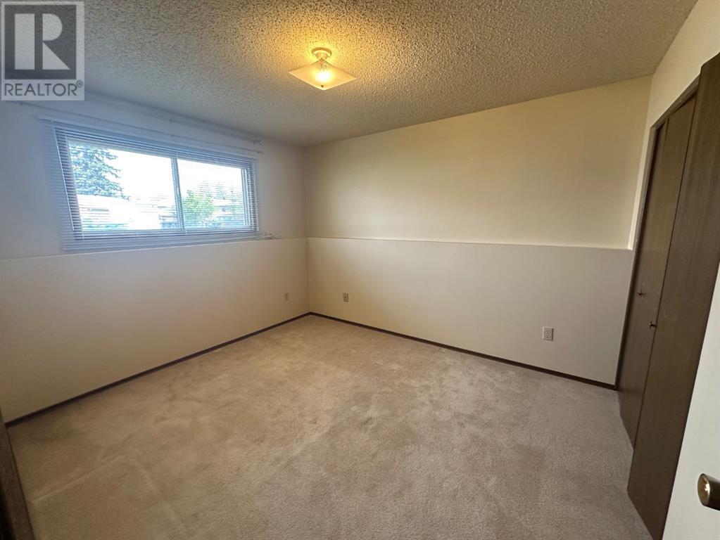 Multi-family House for Sale in  Huntsville Crescent NW Huntington Hills Calgary 