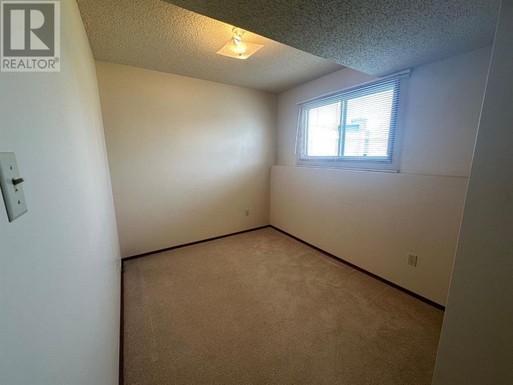 Multi-family House for Sale in  Huntsville Crescent NW Huntington Hills Calgary 