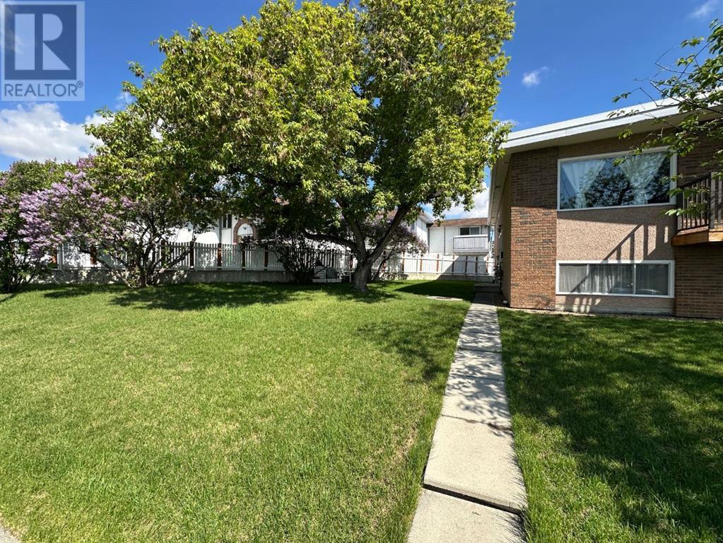 Multi-family House for Sale in  Huntsville Crescent NW Huntington Hills Calgary 