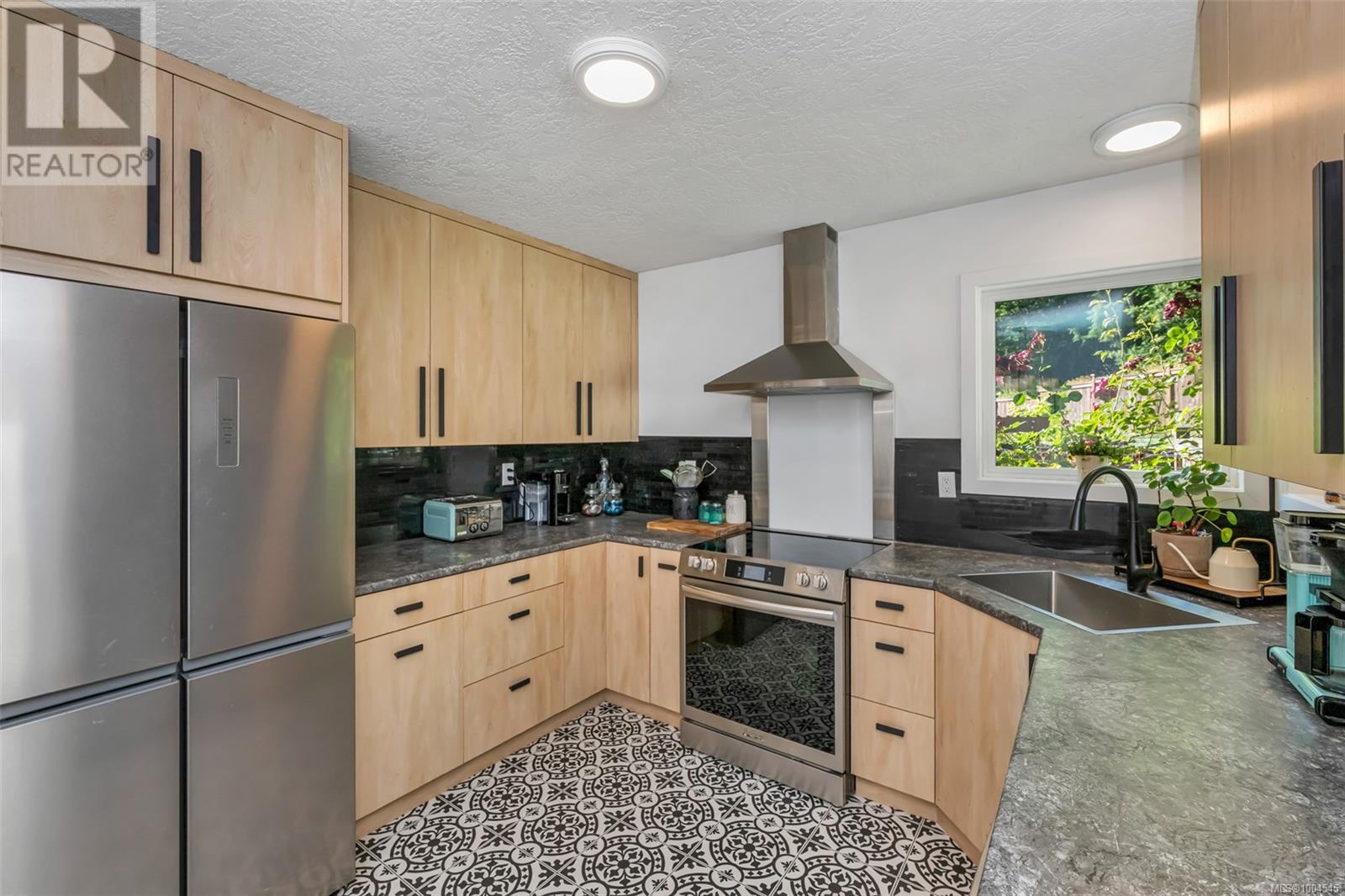Photo 22 of 2910 Palsson Pl, Langford BC