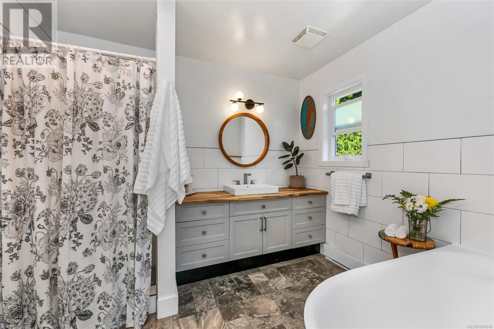 Photo 8 of 2910 Palsson Pl, Langford BC