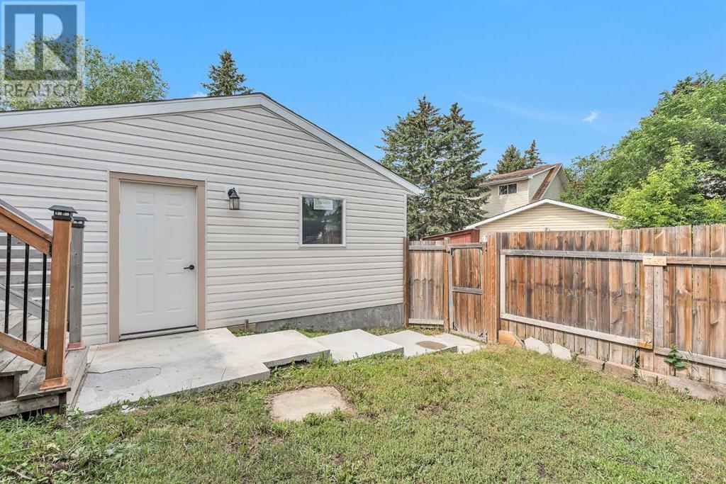 Single Family House for Sale in  Ranch Glen Place NW Ranchlands Calgary 