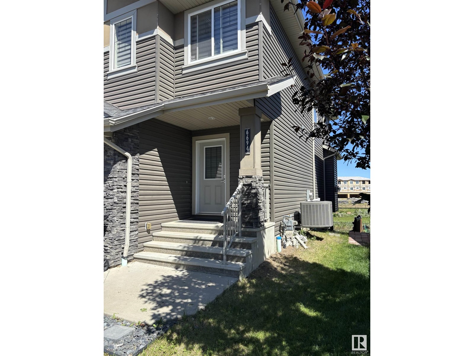Photo 2 of 6694 Cardinal Rd Sw, Edmonton AB
