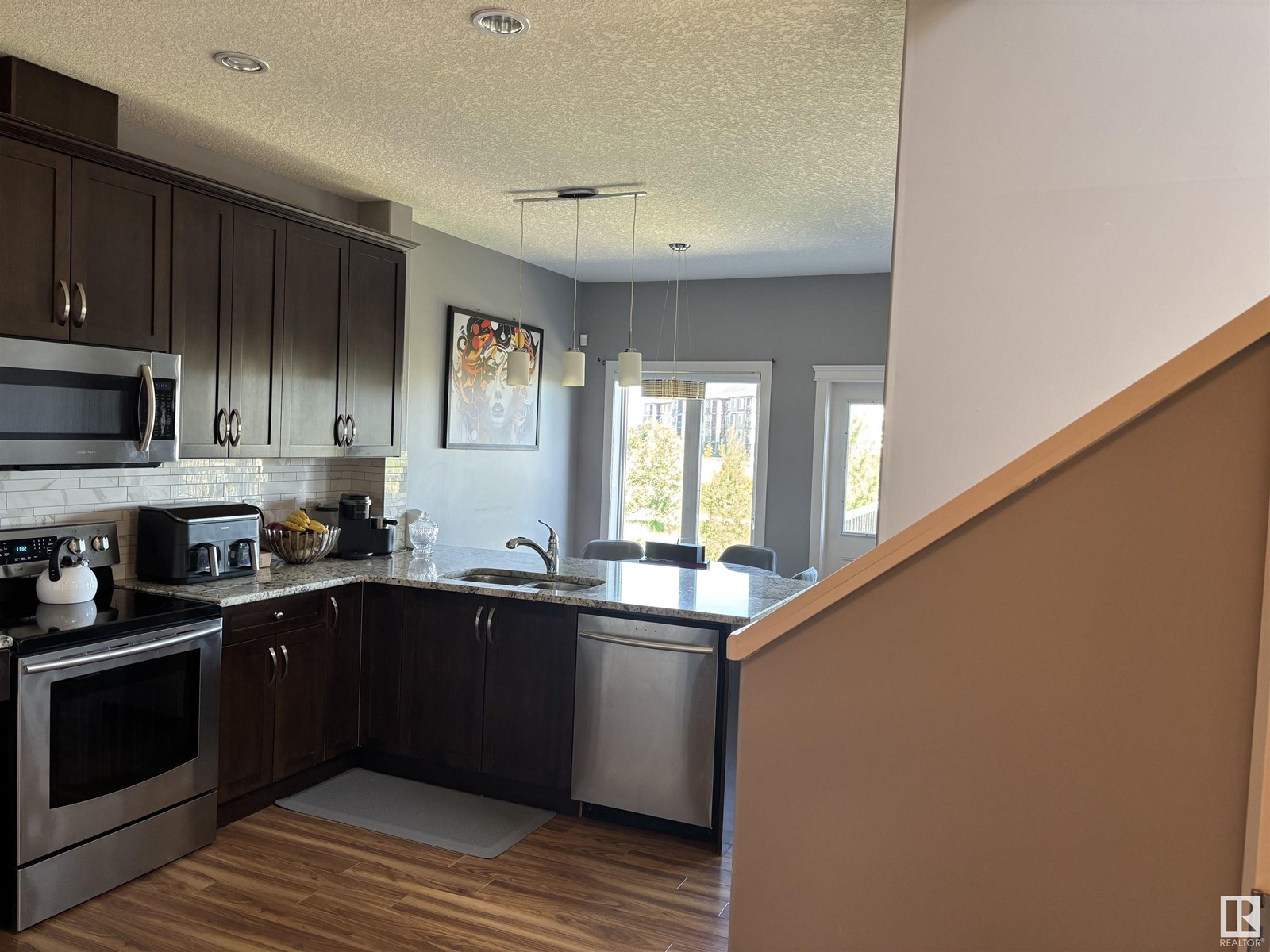 Photo 5 of 6694 Cardinal Rd Sw, Edmonton AB